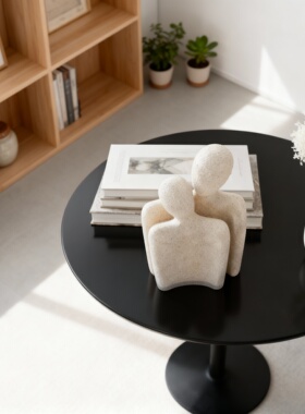 北欧简约人物造型客厅茶几摆件