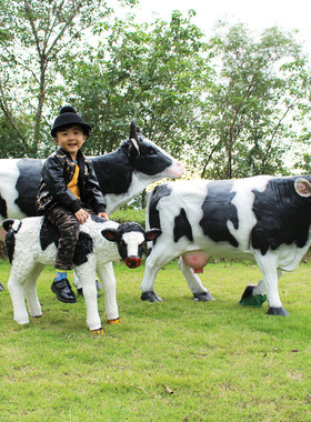 热销热销装饰玻璃钢挤奶奶牛多款树脂牧场游乐园摆件雕塑动物儿童