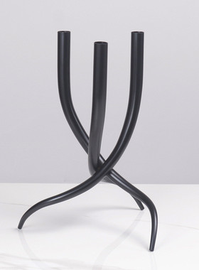 热销样板抽象三脚扭曲烛台极简房间客厅西餐厅干花花器金属摆设装