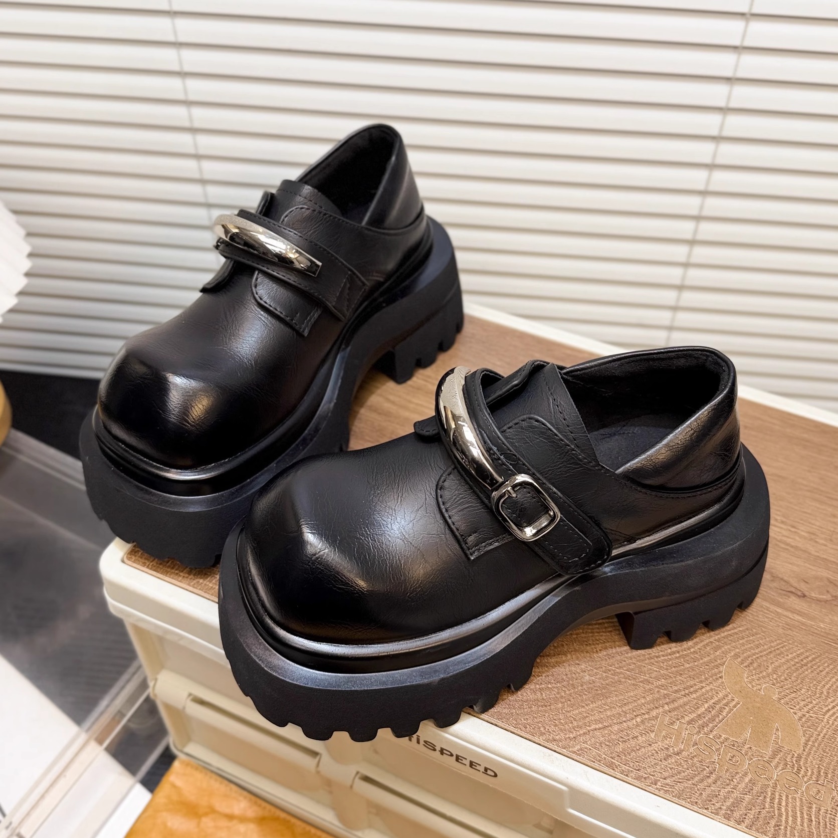 日本offcat真皮厚底复古大头小皮鞋女202款高级感一脚蹬乐福单鞋 - 图0