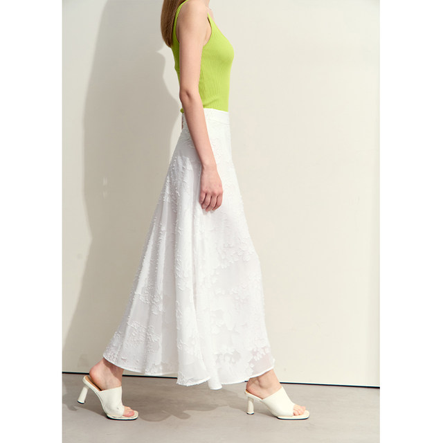 Amii2025 new summer style romantic resort style cut flower texture skirt women's loose wide A-line skirt long skirt