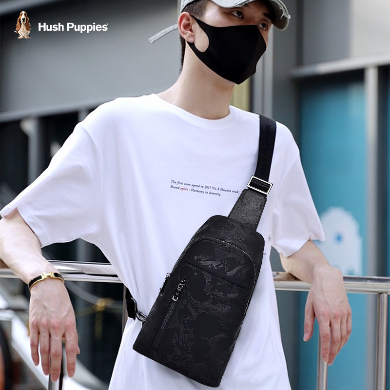 暇步士男士胸包印花帆布户外单肩包 暇步士箱包男士包袋