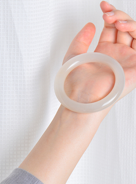 凤飞凰和田玉藕粉手镯送女友