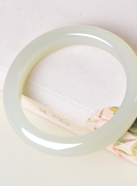 凤飞凰和田玉晴水圆条玉镯女款