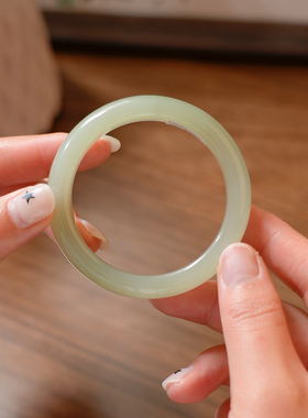 凤飞凰和田玉晴水手镯送女友