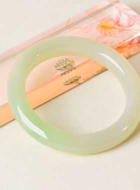 57.8mm和田玉翠青手镯女款玉镯