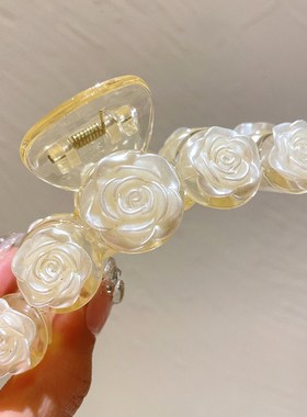 法式香风山茶花抓夹发抓