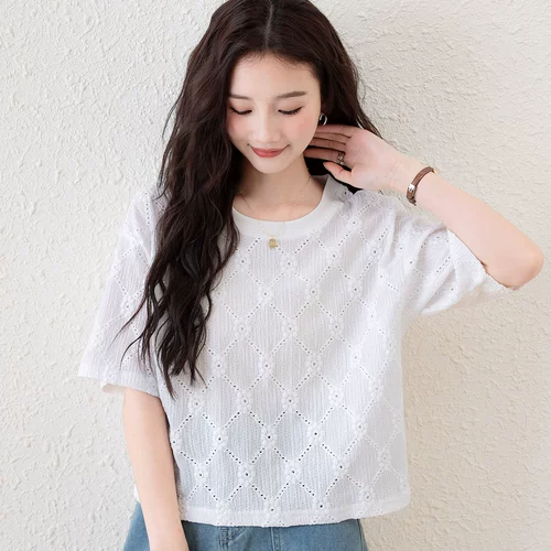 Летняя короткая дизайнерская базовая приятная телу футболка с коротким рукавом для отдыха, тренд сезона