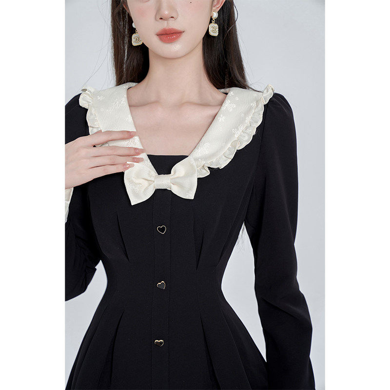 娃娃领甜美收腰黑色长袖连衣裙女秋季2025新款巨好看赫本风a字裙