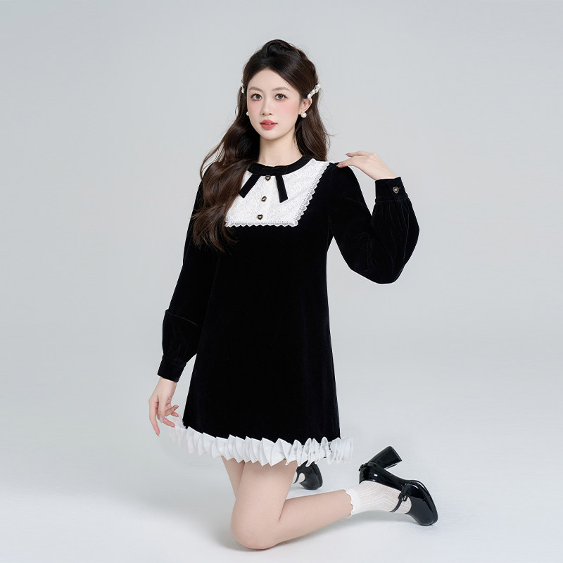 赫本风黑色丝绒长袖连衣裙女秋季高级感拼接法式复古a字小香风裙
