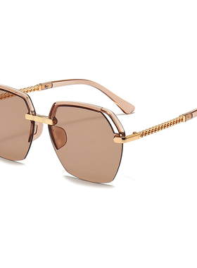 2022墨镜gm街拍时尚女