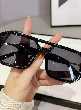 墨镜2025新款女夏防紫外线太阳镜男小脸款黑色高级感gm眼镜复古