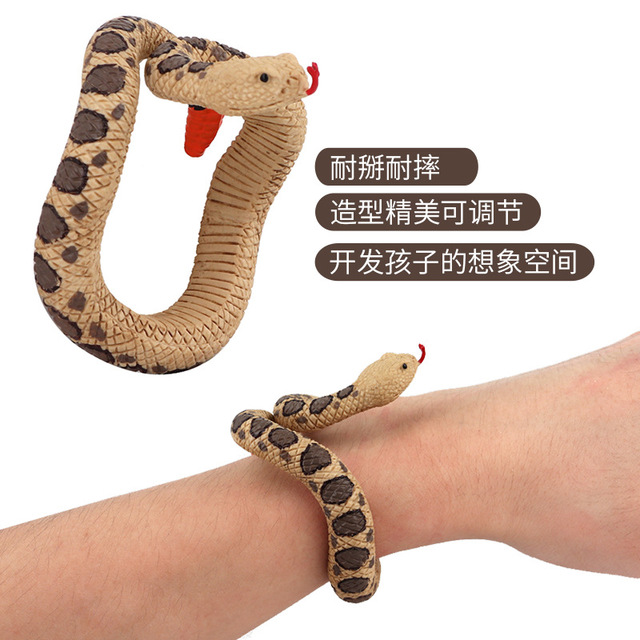 儿童蛇手环模型玩具 仿真整蛊耍酷响尾蟒蛇眼镜蛇手环穿戴装饰品 - 图1