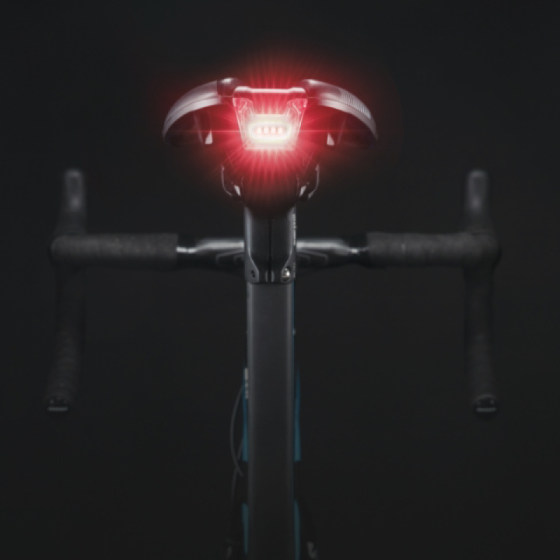 Giant FLEET SL saddle is specially equipped with TL tail light USB charging waterproof mountain bike road bike bicycle light