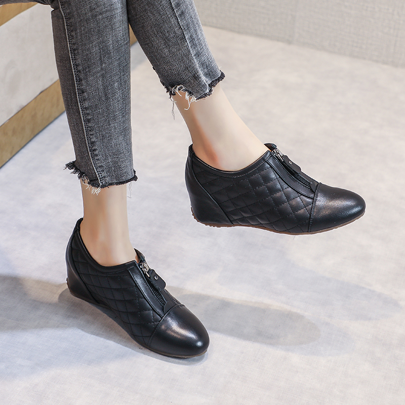 内增高女鞋一脚蹬新款休闲皮鞋软皮旅游鞋春秋真皮深口坡跟单鞋女 - 图2