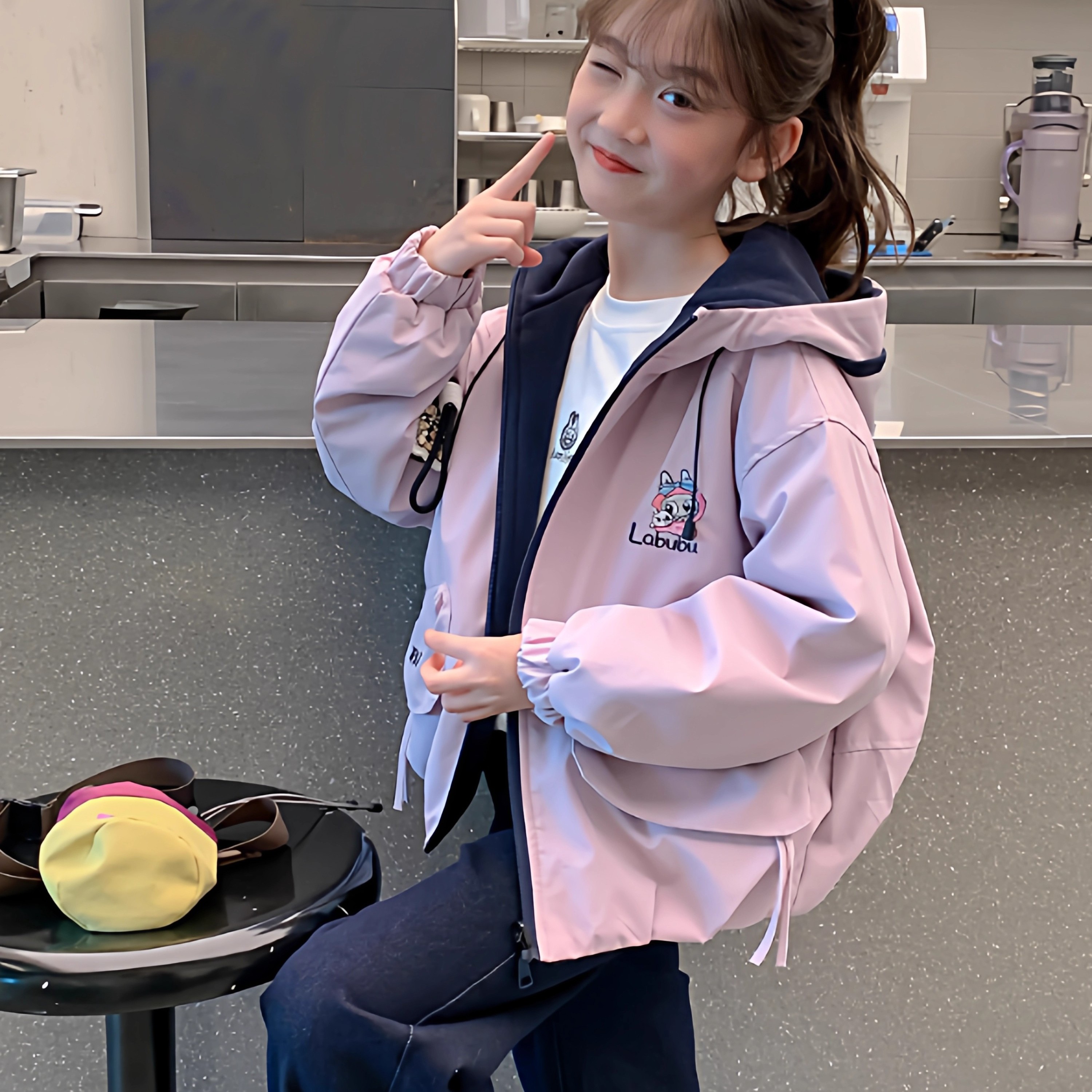 法国女童外套秋冬装2025新款儿童时髦冬季加绒大童双面穿加厚连帽 - 图1