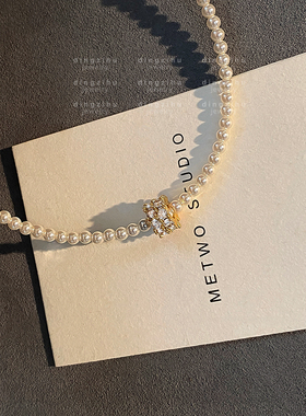 高级优雅白色珍珠项链女轻奢小众设计吊坠项链法式复古风精致颈链