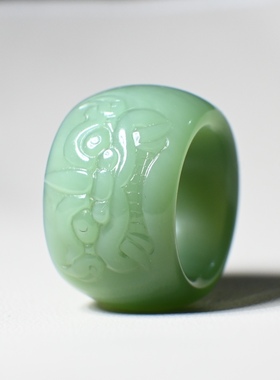 俄罗斯碧玉粉青猫眼扳指男女款无黑点兽面雕刻手工19mm