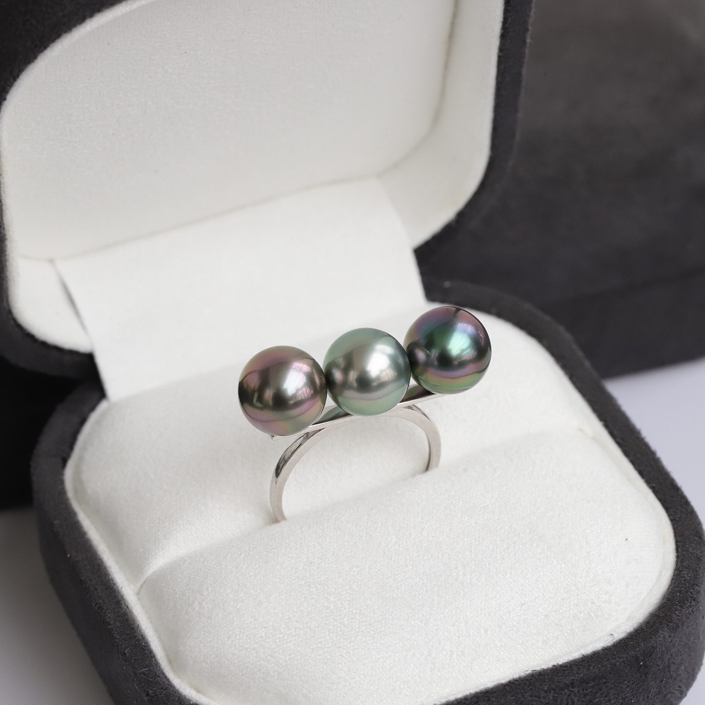 Colorful Tahitian balance beam ring