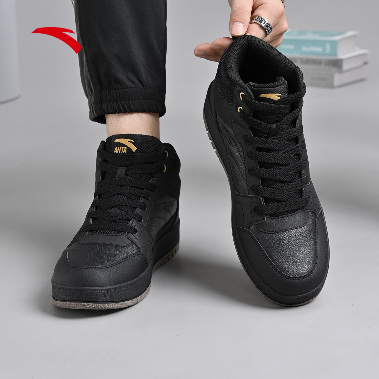 安踏男鞋高帮板鞋黑色新款2025冬季新款小黑鞋男款鞋子皮面运动鞋,淘宝优惠券,粉丝福利购,淘宝优惠卷