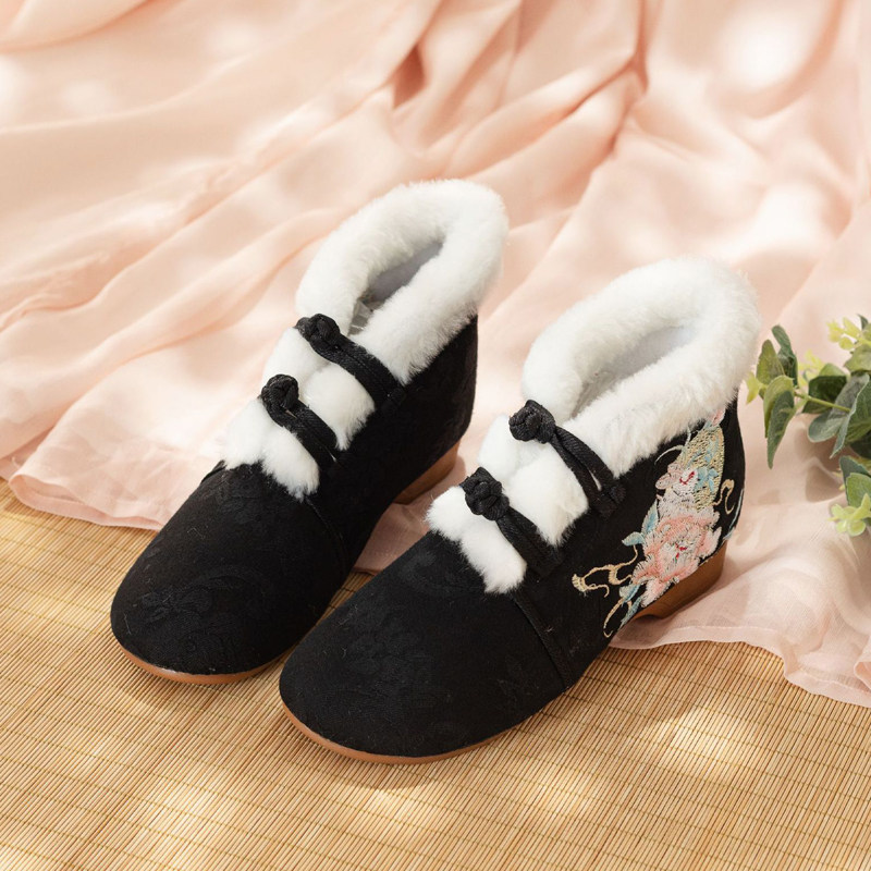 冬季加绒月桂兔原创古装汉服鞋古风粉色淡雅可爱毛边盘扣绣花布鞋,淘宝优惠券,粉丝福利购,淘宝优惠卷