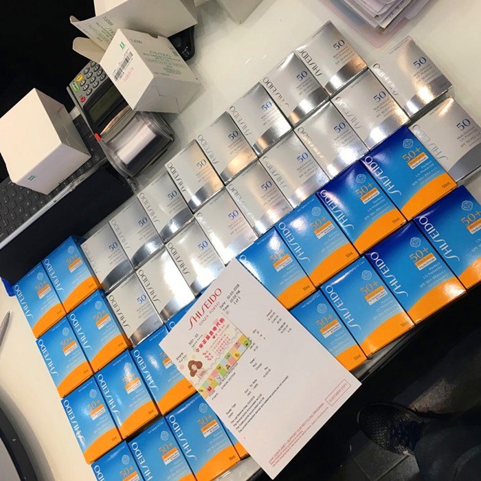 SPF50 清爽防水 30ml 资生堂新艳阳夏清透隔离白胖子面部防晒乳 SPF50 清爽防水 30ml 资生堂新艳阳夏清透隔离白胖子面部防晒乳