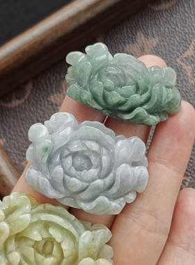 天然A货翡翠牡丹吊坠花开富贵