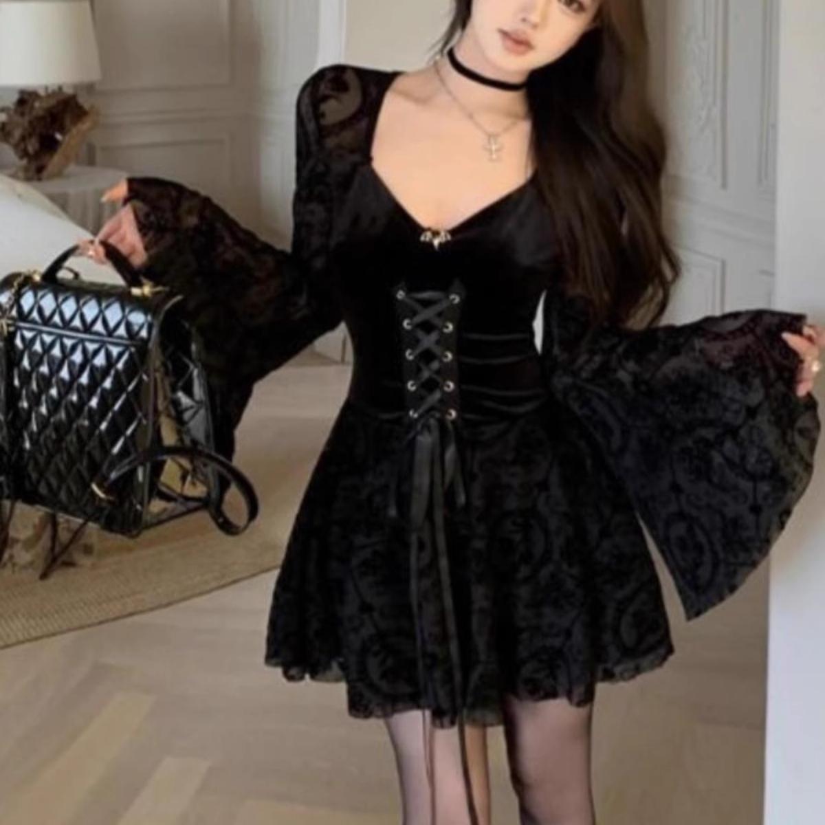 长袖复古丝绒超大码连衣裙秋冬季新款2-300斤高级感收腰气质短裙 - 图1