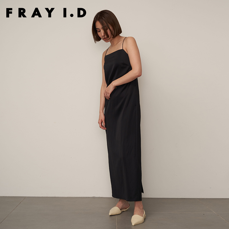 FRAY I.D2023秋冬新品简约通勤缎面蕾丝露背吊带连衣裙FWFO234010 - 图0