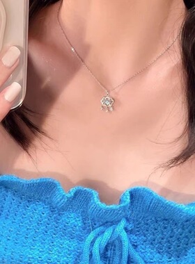 梦幻炫彩幻彩平安锁国潮新中式风格立体平安锁造型幻彩光影流转