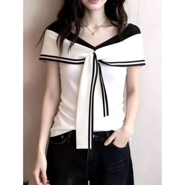 ເສື້ອຢືດ accordion sleeveless ທີ່ມີຄໍຄໍຂອງກອງທັບເຮືອທີ່ອອກແບບມາສໍາລັບແມ່ຍິງ 2026 summer ຊັ້ນສູງ lazy slim ຄົນອັບເດດ: