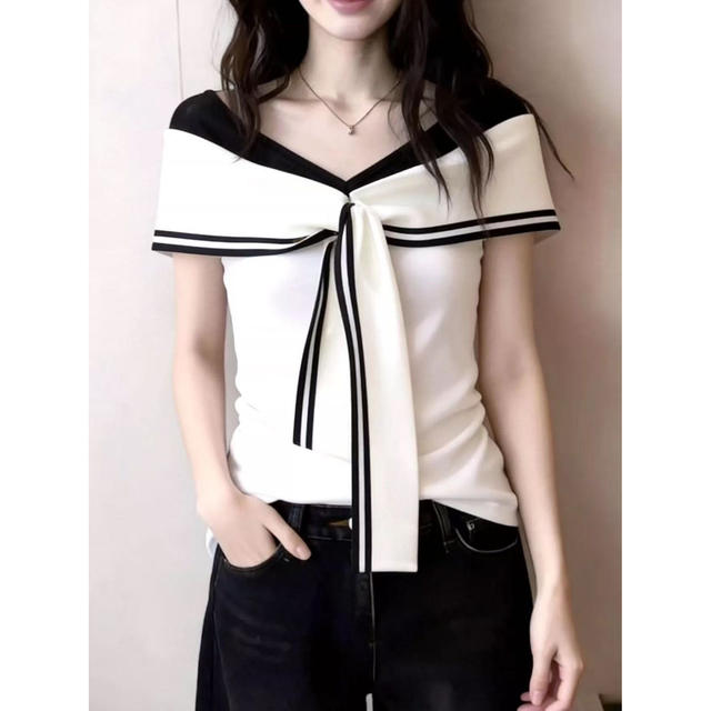ເສື້ອຢືດ accordion sleeveless ທີ່ມີຄໍຄໍຂອງກອງທັບເຮືອທີ່ອອກແບບມາສໍາລັບແມ່ຍິງ 2026 summer ຊັ້ນສູງ lazy slim ຄົນອັບເດດ: