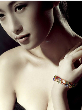 新款小众设计彩色宝石水晶高级感女生手链女轻奢精致日韩版时尚