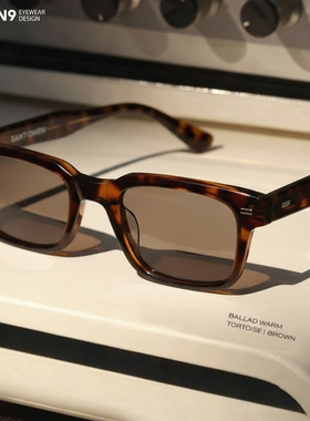 复古板材黑框浅灰镜片小方框眼镜