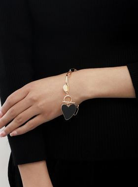 欧美跨境饰品异形几何爱心黑色白