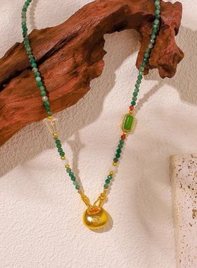 新中式国风项链女小众东陵玉石精致复古串珠锁骨链金色小福袋饰品