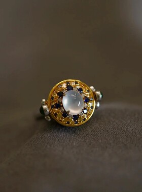 可翻转双面国风戒指鎏金色醒狮香囊仿玉髓两戴款日常高级感指环