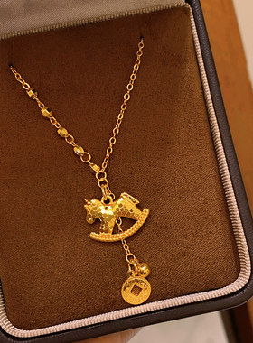 金色碎碎冰小马钱币吊坠项链