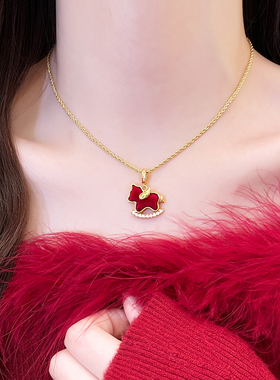 红色小马微镶项链毛衣链轻奢