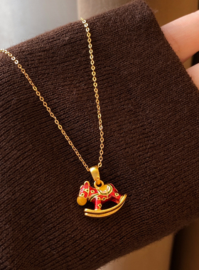 红色小马吊坠项链高级感轻奢小众