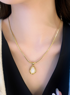 玉髓水滴吊坠项链轻奢颈链蛇骨链