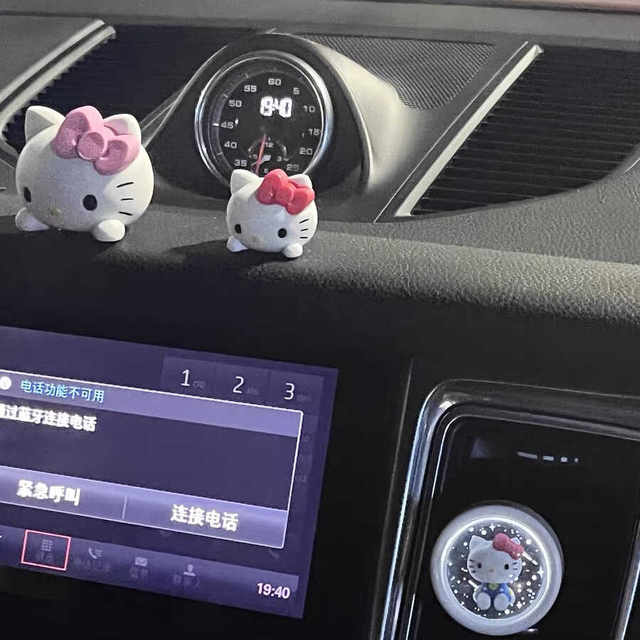 Hellokitty car decoration cartoon hello kitty universal screen tesla xiaomi center console car ornaments