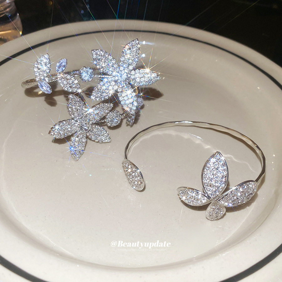 欧美跨境镶钻花朵开口手镯优雅个性小众设计感手环轻奢高级感手饰,淘宝优惠券,粉丝福利购,淘宝优惠卷