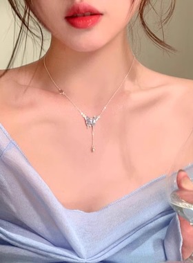 春季渐变碎冰冰蓝水晶蝴蝶项链女