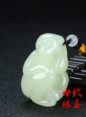 新疆和田玉生肖猴子手把件白玉招财进宝猴子手玩件立体生肖猴把件