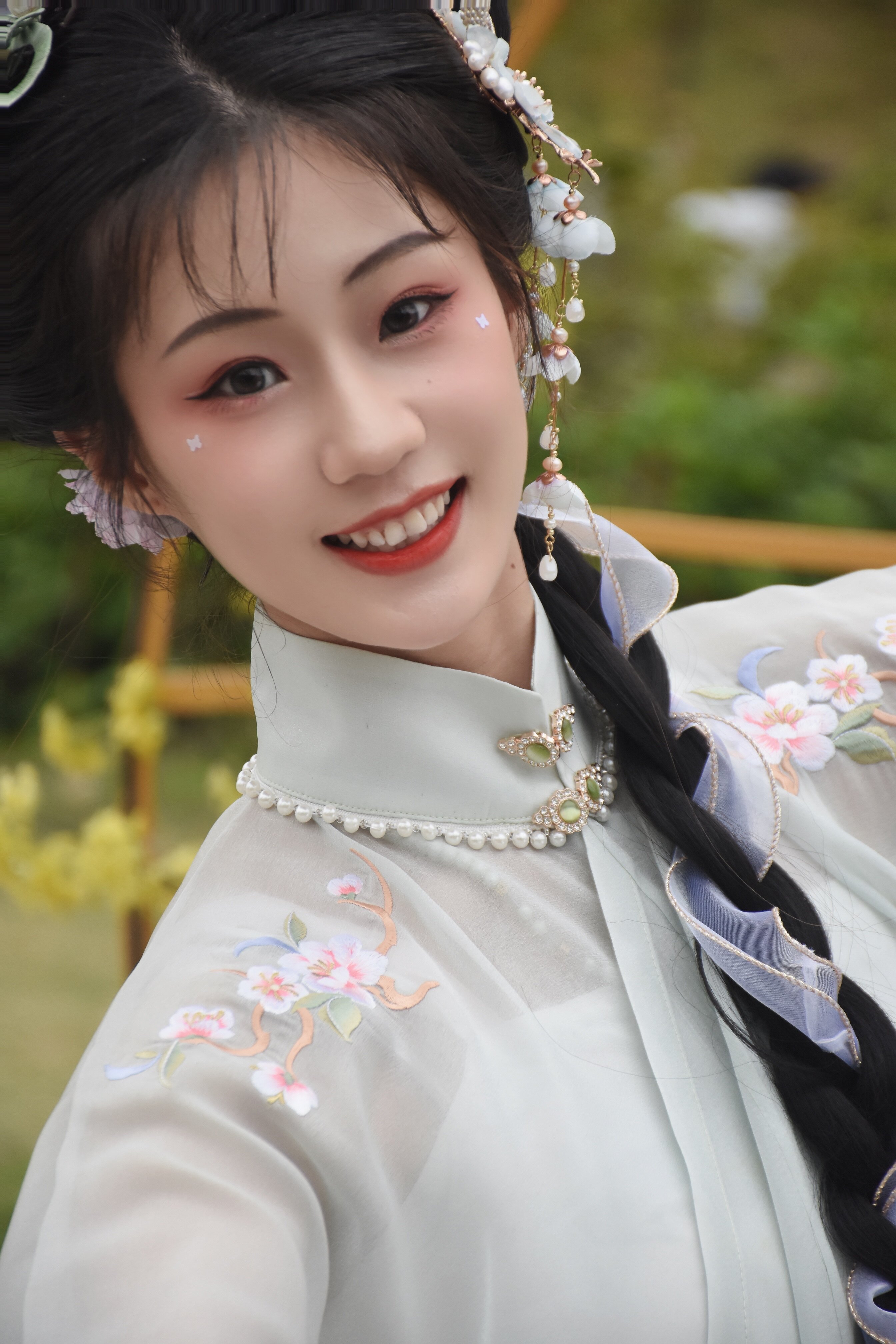 半唐汉服2022年明制夏季绿色立领斜襟长衫绣花少女喜上眉梢透气纱