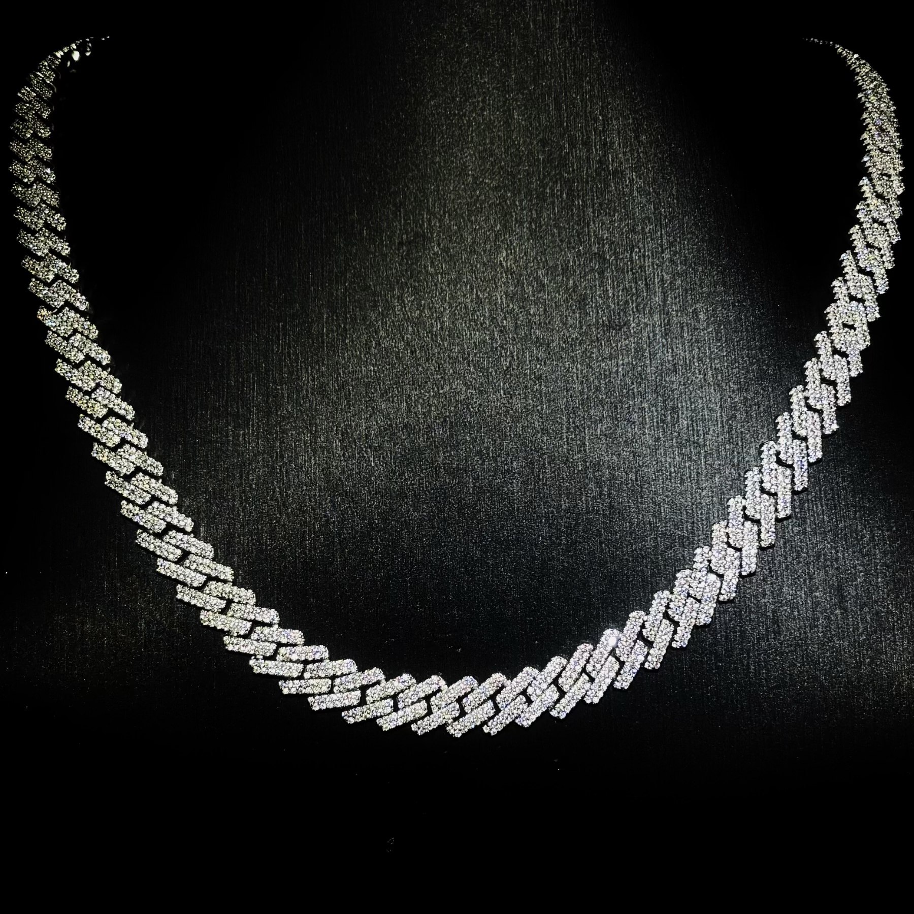 Mr.Blingggggg European and American hip-hop jewelry spot S925 silver moissanite 10mm diamond-shaped Cuban chain
