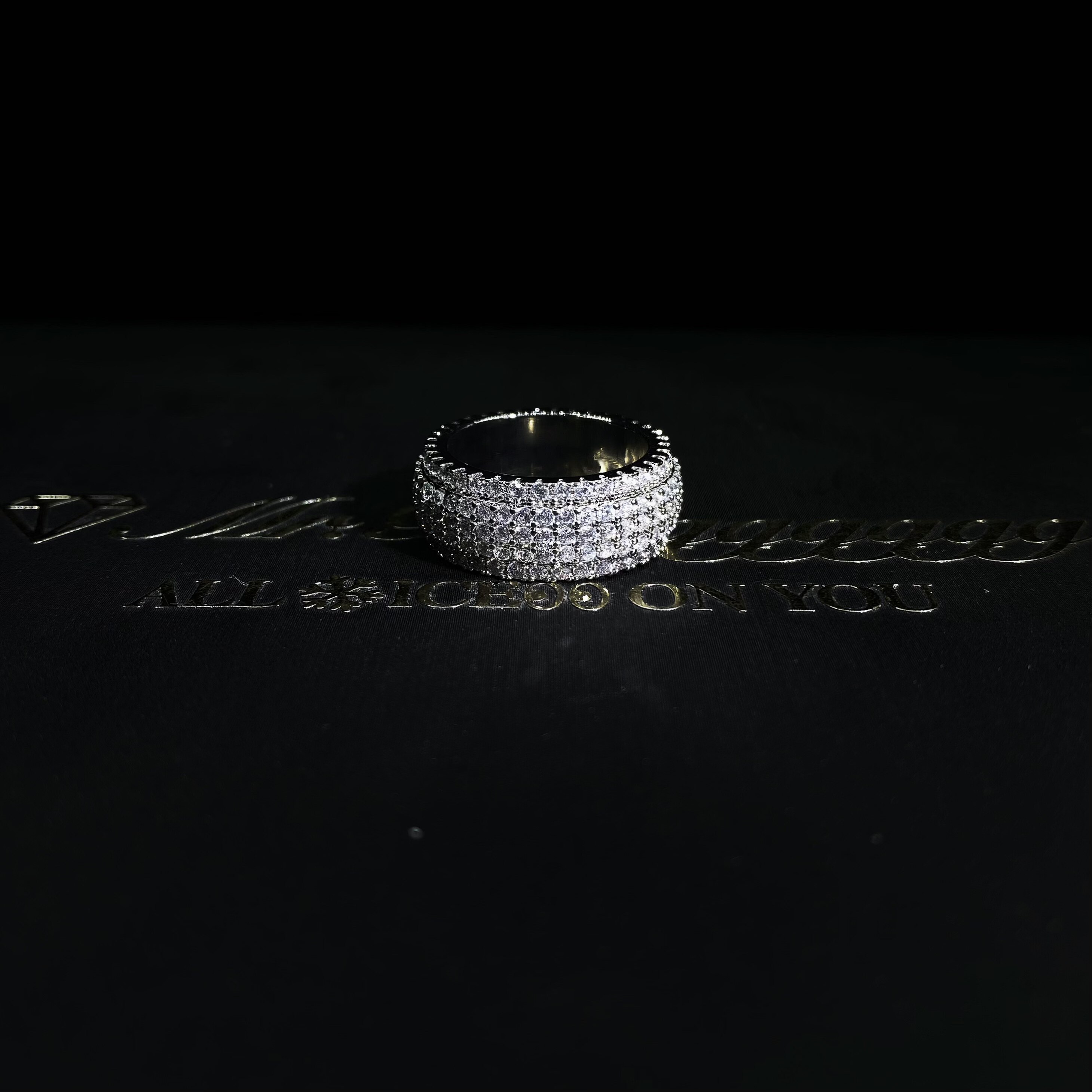 Mr.Blingggggg European and American hip-hop jewelry, full of diamonds, super flash, five rows of diamonds, street rap, versatile couple ring