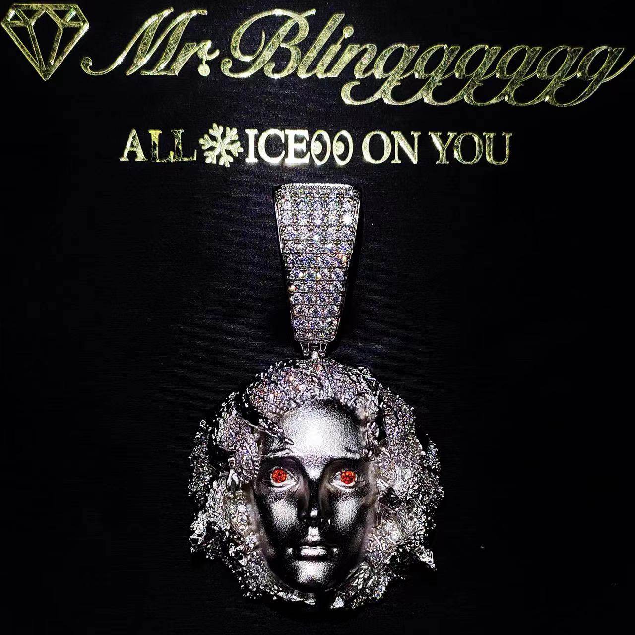 Mr.Blingggggg European and American hip-hop jewelry Medusa medusa frosted snake girl high-quality portrait pendant
