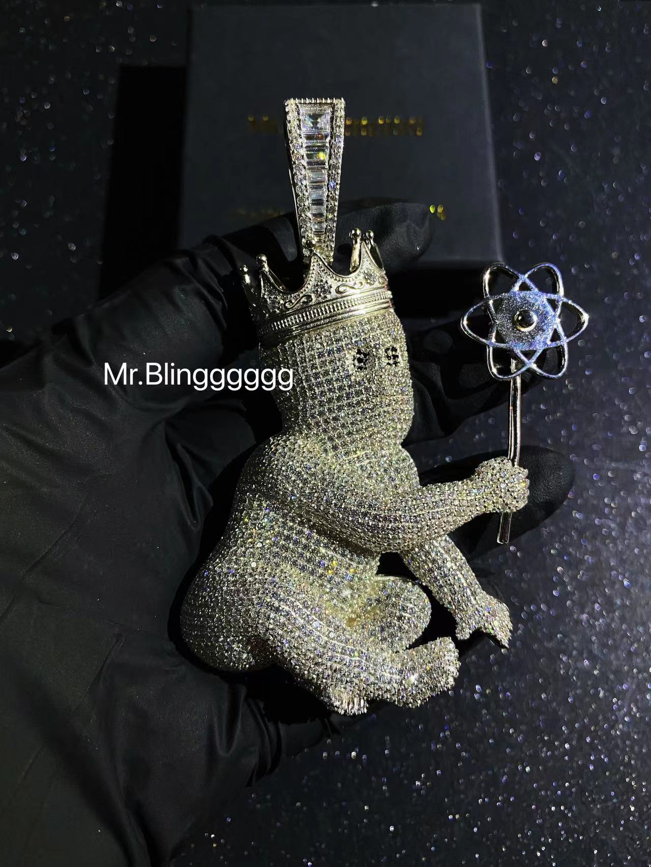Mr.Blingggggg European and American hip-hop jewelry, privately customized full-diamond mixed inlaid rotatable windmill doll